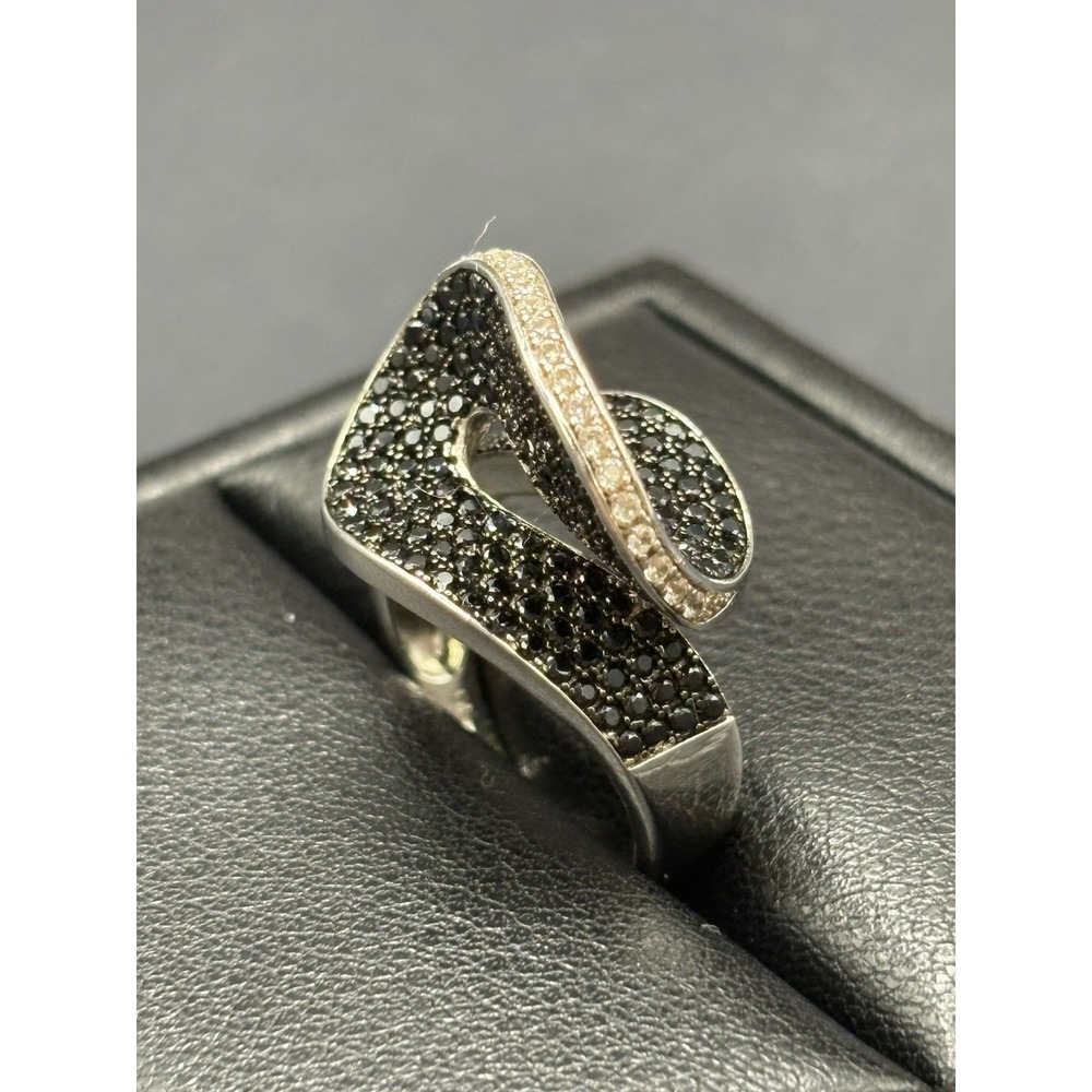 EUC Sterling Silver Black Cubic Zirconia Modernist Ring Size 8 6 Grams E29